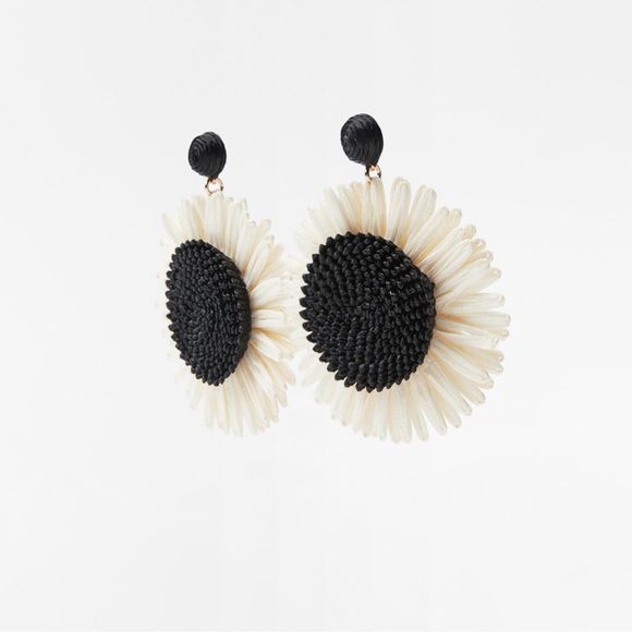 Zara Sun Flower Oversized Earrings - Picture 3 of 5